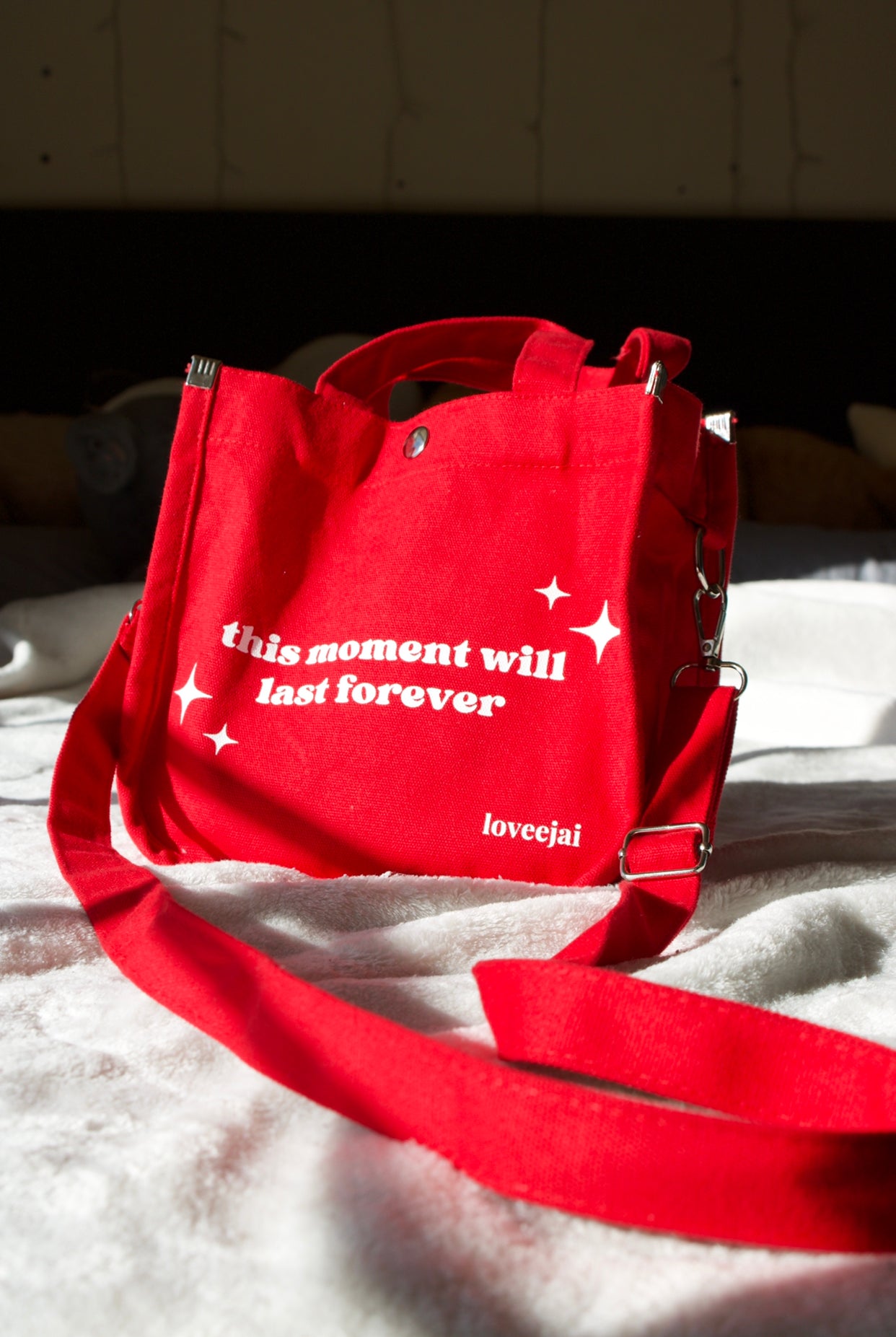 THIS MOMENT Mini Crossbody (Red)